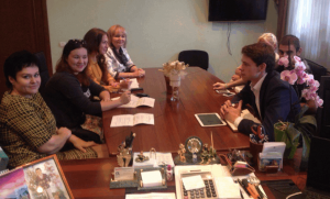  Глава управы района Зябликово Елена Хромова встретилась с представителями районной Молодежной палаты.