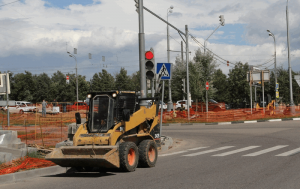Работы по благоустройству Варшавского шоссе ведутся по программе «Моя улица»