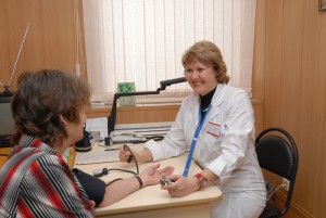 В Москве внедряют проект, с помощью которого пациенты-хроники смогут общаться с лечащим врачом через интернет
