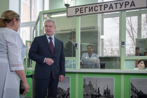 мэр города Сергей Собянин посетил одну из столичных детских поликлиник на севере Москвы