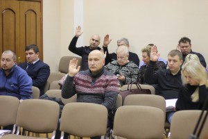 На фото депутаты МО Зябликово голосуют за благоустройство дворовых территорий