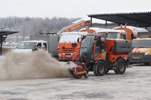 Уборка снега в районе Зябликово ведется в интенсивном режиме
