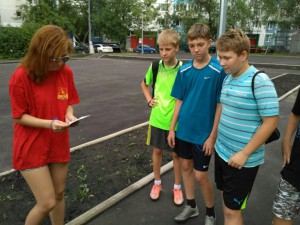 Местные активисты организовали квест для школьников, которые проводят лето в Москве