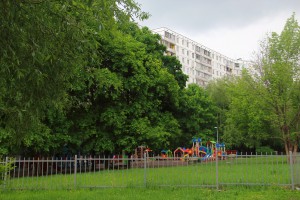 Дом №62 и двор на Шипиловской улице