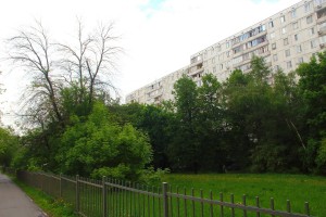 Дом №62 и двор на Шипиловской улице