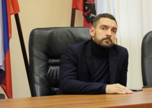 Первый заместитель главы управы района Зябликово Алексей Веришко 19 октября провел встречу с местными жителями