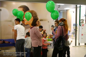 Префектура Южного округа для детей и взрослых организовала благотворительный праздник в торговом центре на Каширском шоссе