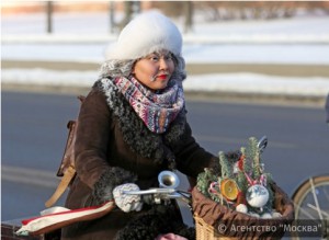 Более 500 москвичей приняли участие во втором столичном зимнем велопараде
