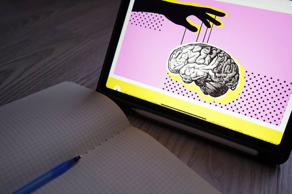 Сотрудники Семейного центра «Планета Семьи» проведут психологическое занятие. Фото: Анна Быкова, «Вечерняя Москва»