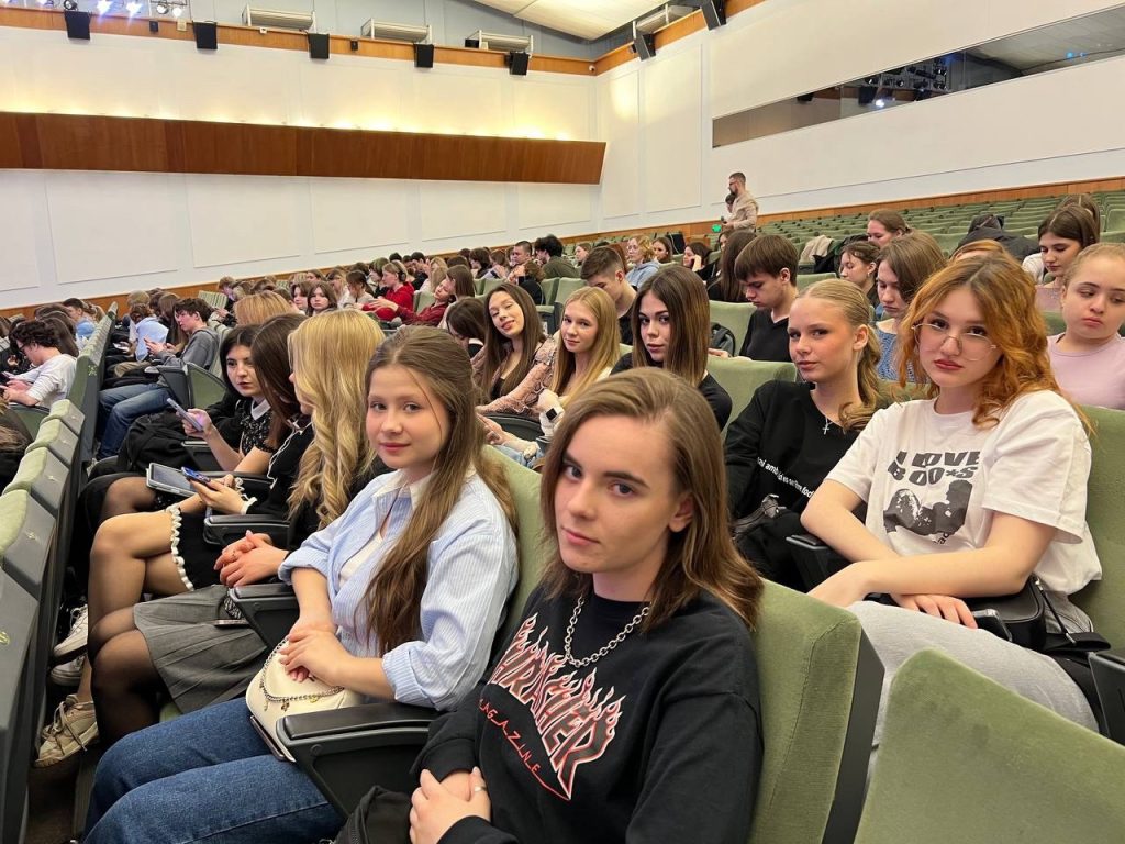 Ученики школы №1552 приняли участие в проекте «Медиаканикулы». Фото: официальная страница школы №1552 в социальных сетях