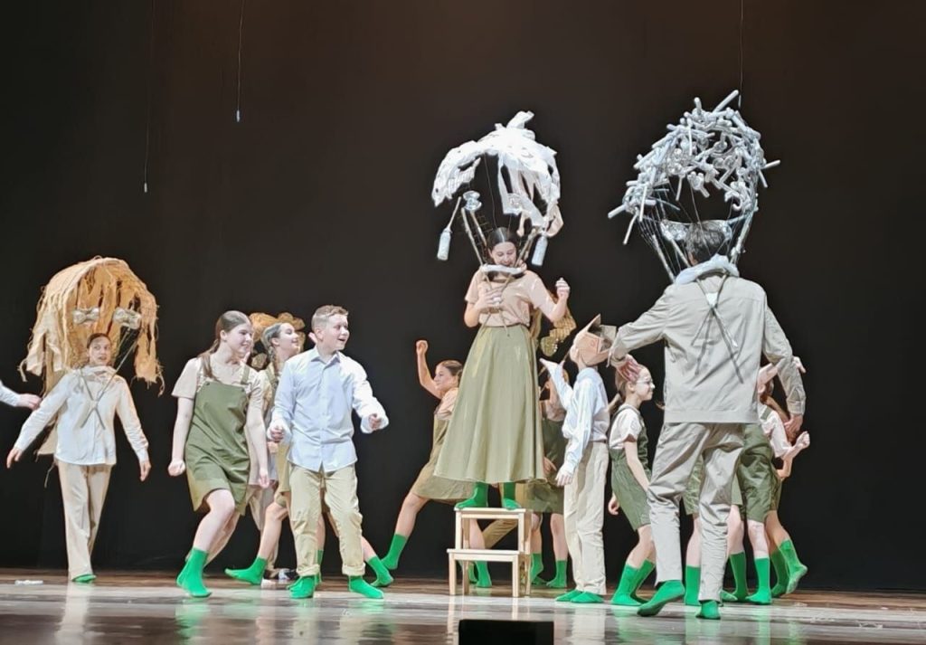 Ученик школы № 1569 «Созвездие» стал обладателем Гран-при Всероссийского театрального фестиваля. Фото: официальная страница школы 1569 «Созвездие» в социальных сетях