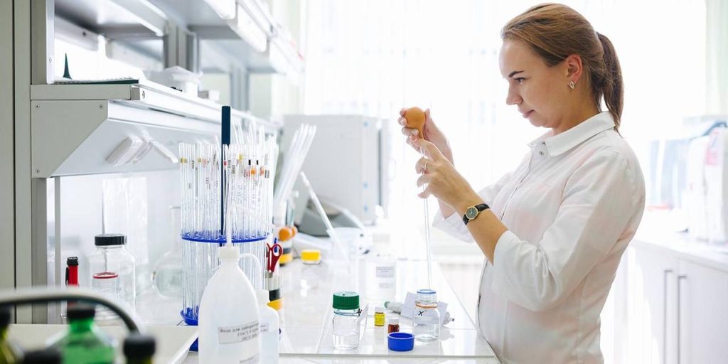 За 2025 год в Москве провели 1,3 миллиона исследований качества воды. Фото: пресс-служба АО «Мосводоканал»