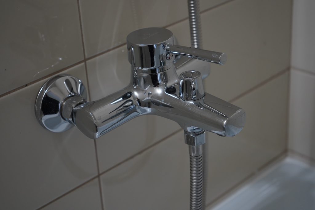 Ежегодное отключение горячей воды началось в домах Москвы. Фото: Анна Быкова, «Вечерняя Москва»