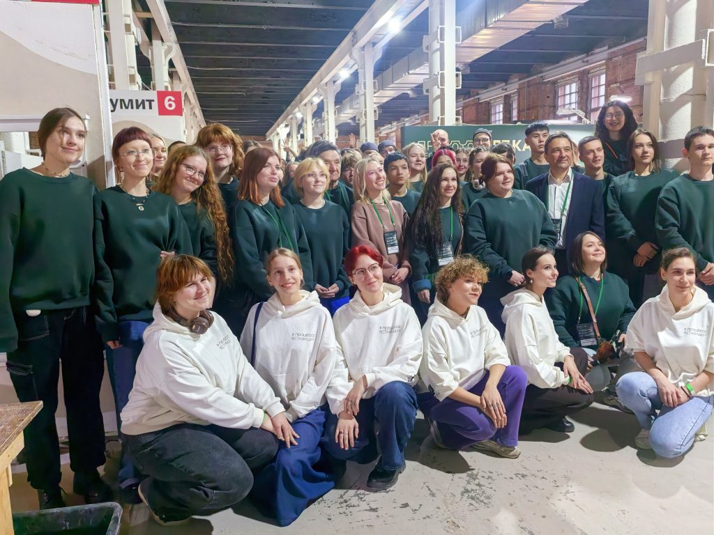 Студенты ОКГ «Столица» стали участниками выставки «ПРОреставрацию». Фото: официальная страница Образовательного комплекса градостроительства «Столица» в социальных сетях