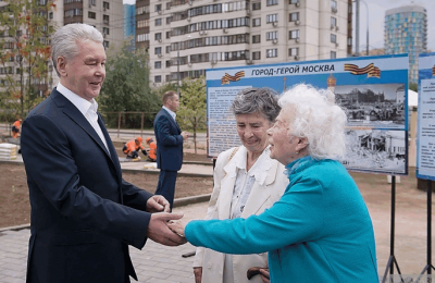 Сергей Собянин посетил площадку будущего Парка 70-летия Победы, где сообщил об открытии 53 народных парков ко Дню города