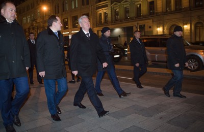 Мэр Москвы Сергей Собянин посетил Неглинную улицу, где недавно были завершены работы по благоустройству