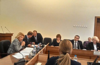 Комиссия Мосгордумы по государственному строительству и местному самоуправлению приняла поправку о порядке предоставления законопроектов Советом муниципальных образований