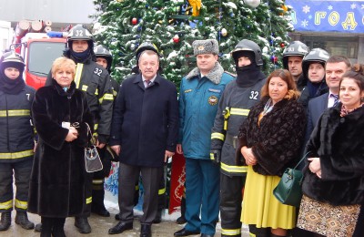 Префект ЮАО Алексей Челышев поздравил сотрудников МЧС с юбилеем ведомства