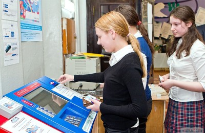 Почти 800 тысяч московских школьников пользуются картами системы «Проход и питание»