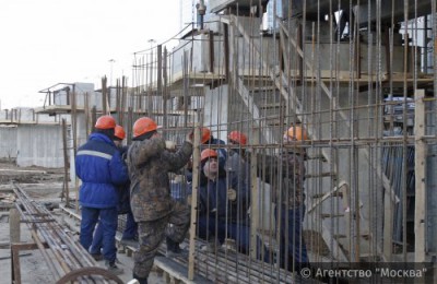 Завершается бетонирование опор эстакады на Липецкой улице