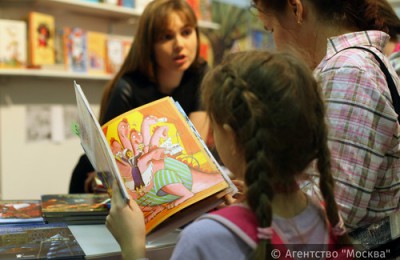 В нескольких библиотеках Зябликова ведется сбор книг для детей-сирот
