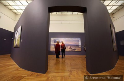 На фото посетители акции "Ночь в музее" в Третьяковской галерее