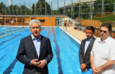 По словам Собянина, в Москве построят новый современный спорткомплекс с бассейнами