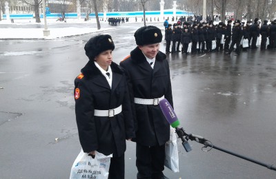 Кадеты из школы №2116 дают интервью телеканалу "Москва-24"
