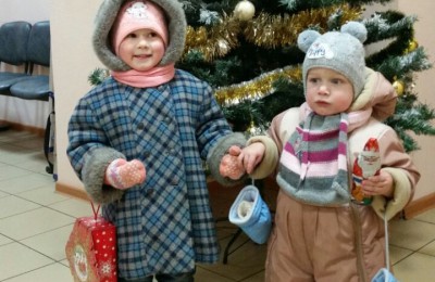Аппарат Совета депутатов Зябликова подарил подарки детям из неблагополучных, неполных и малообеспеченных семей