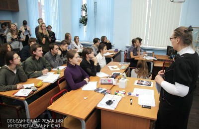 Общегородские онлайн-совещания для родителей в прямом эфире покажут на Московском образовательном канале