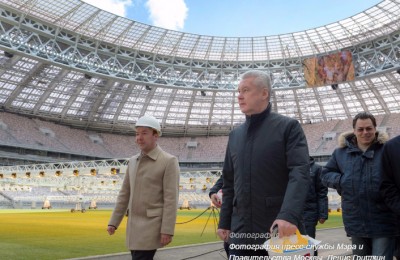 Сергей Собянин в ходе осмотра реконструкции Большой спортивной арены «Лужников»