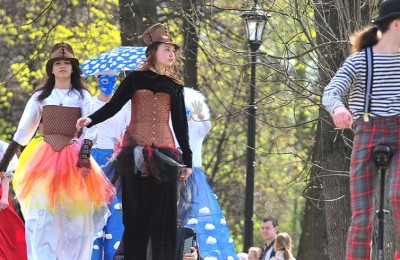 Фестиваль «Ворвись в весну» проходит в парках Москвы