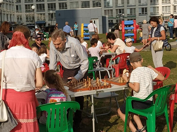 Международный день соседей, ЕР, актуалка, 1604