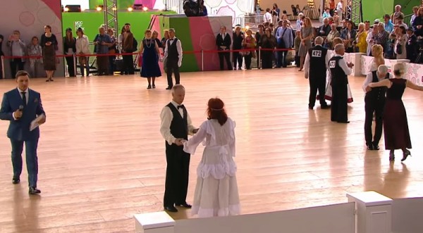 Скриншот с прямого эфира, Ирен Семина и Вячеслав Гоцуляк, танцевальный марафон, долголетие, 26071