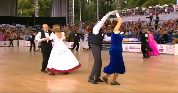 Скриншот с прямого эфира, Ирен Семина и Вячеслав Гоцуляк, танцевальный марафон, долголетие, 26072