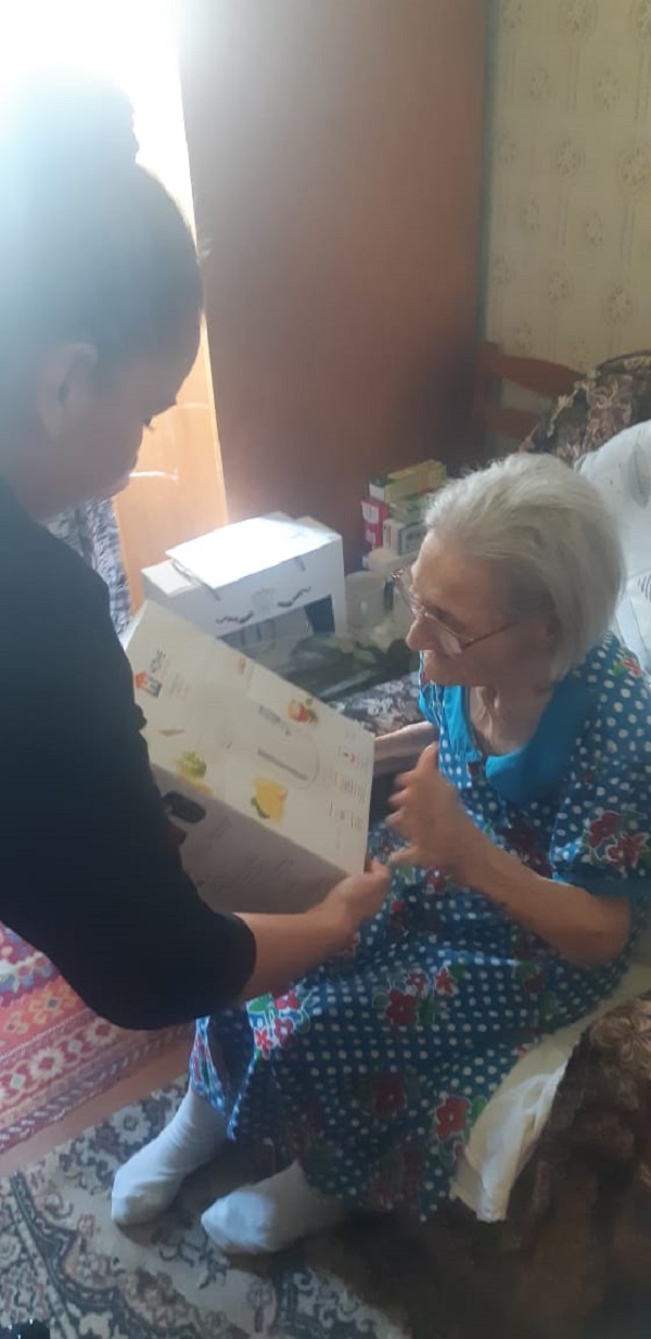 Любовь Гвоздева, 100 лет, управа, поздравление, 2008 (1)