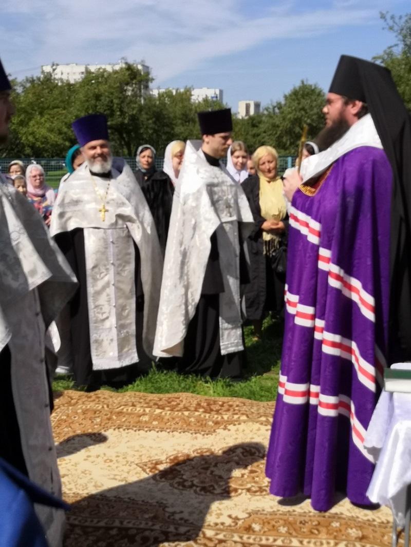 Храм Похвалы Пресвятой Богородицы, молебен, начало строительства, владыка Фома, 1308 (6)