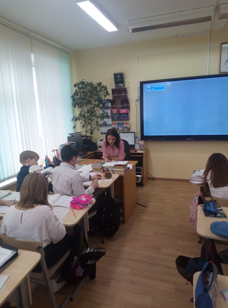 школа 2116, День учителя, день самоуправления, Богданова, 0710 (13)