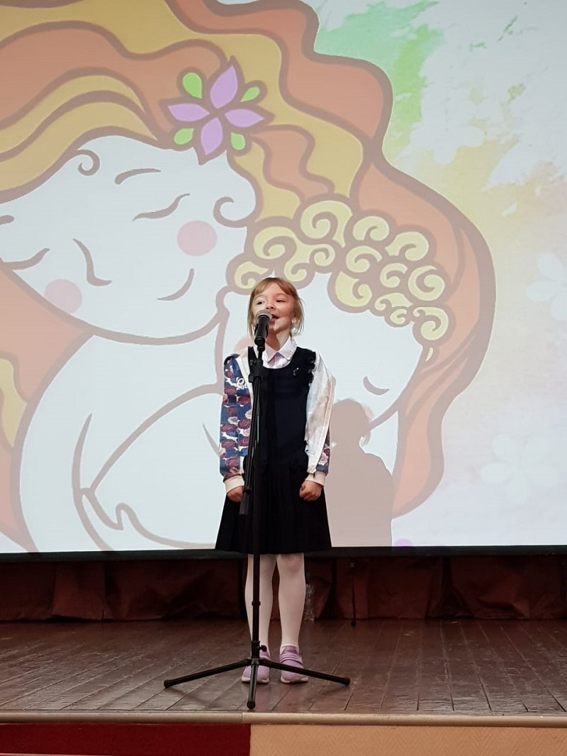 Школа 2116, День мамы, конкурс чтецов, Богданова, 0412 (5)