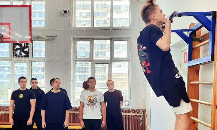 Спортивный сезон открыли в спортивном клубе при ОКГ «Столица». Фото: официальная страница Образовательного комплекса градостроительства Спортивный сезон открыли в спортивном клубе при ОКГ «Столица» в социальных сетях