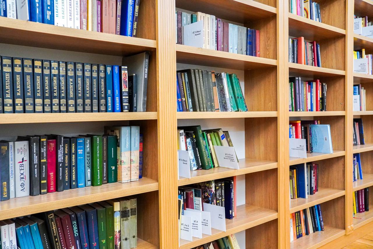 «Фантазии синьора Родари»: открытие выставки проведут в библиотеке №153. Фото: Ксения Догонашева, «Вечерняя Москва»