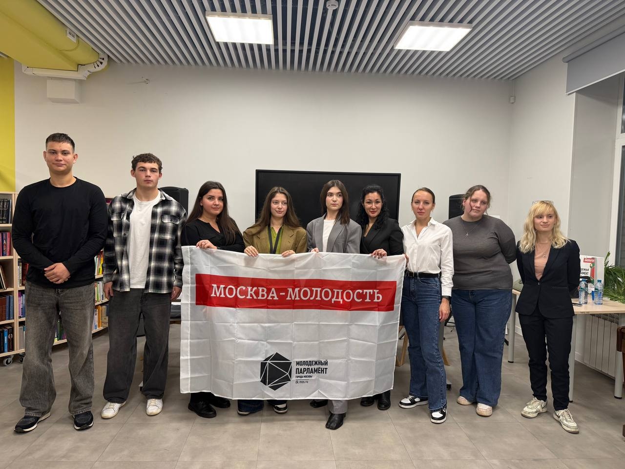 Члены Молодежной палаты района Зябликово провели ротацию объединения. Фото: официальная страница Молодежной палаты района Зябликово