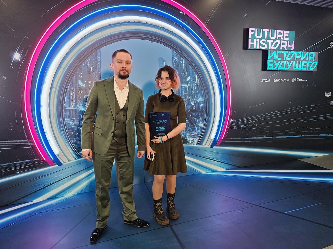 Студентка ОКГ «Столица» приняла участие в конкурсе на литературную премию. Фото: официальная страница Образовательного комплекса градостроительства «Столица» в социальных сетях