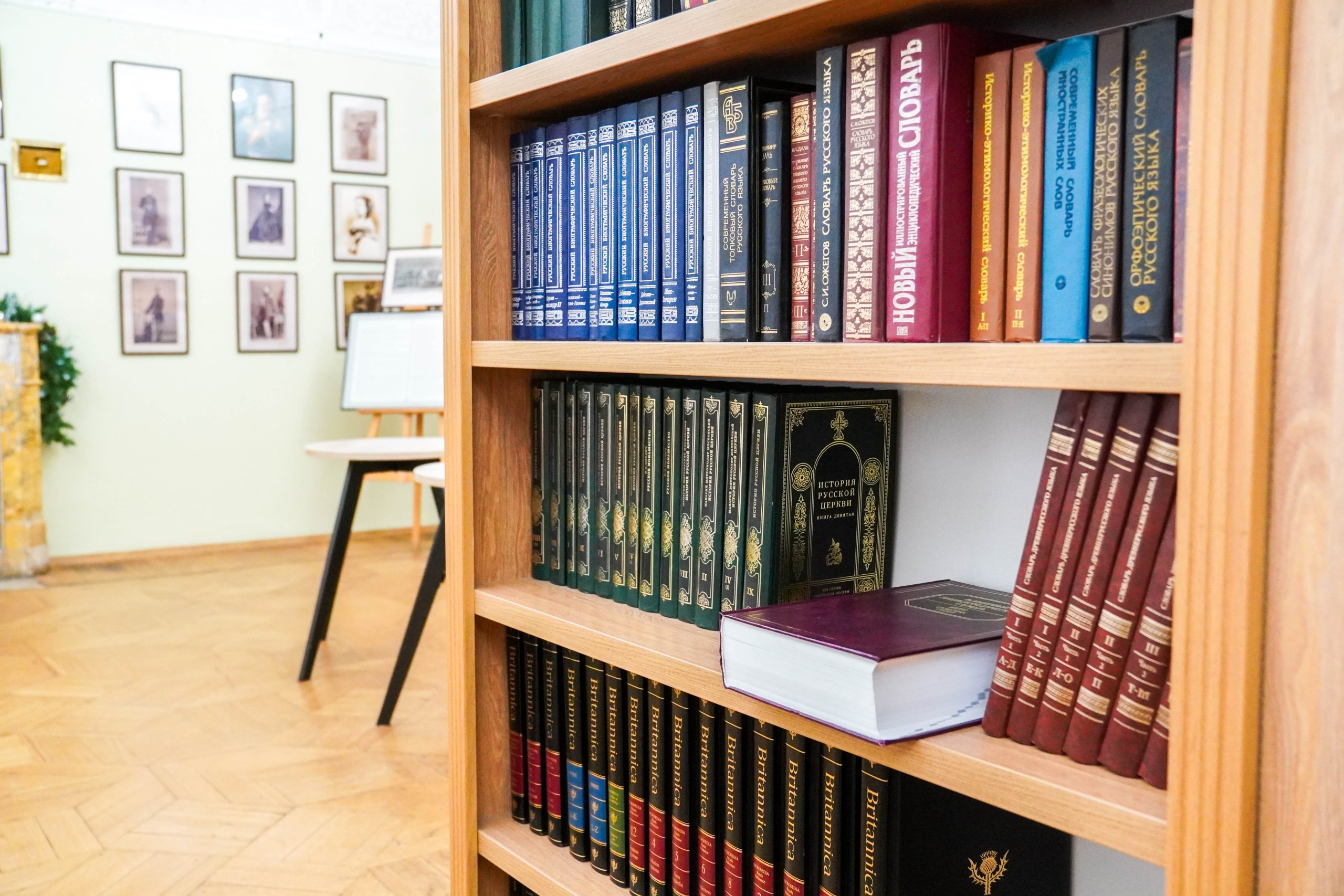 Новогоднюю программу организуют в библиотеке №145. Фото: Ксения Догонашева, «Вечерняя Москва»