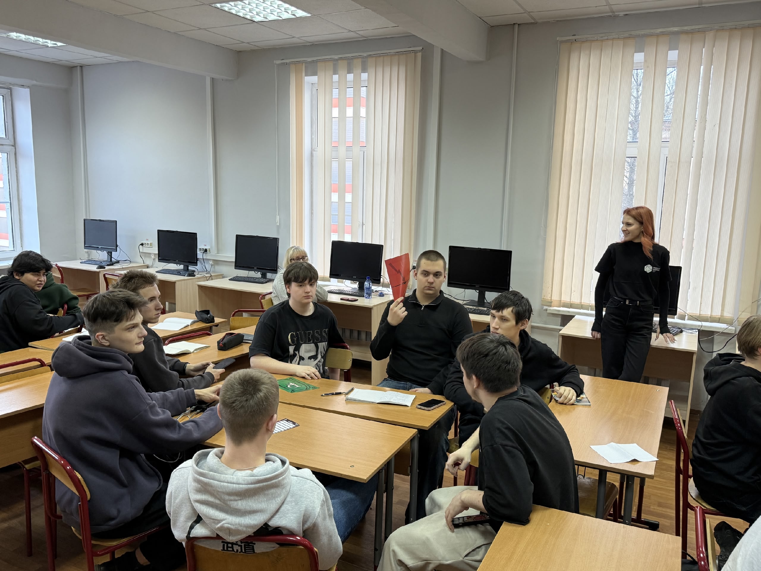 Первокурсники ОКГ «Столица» стали участниками тренинга по финансовой грамотности. Фото: официальная страница Образовательного комплекса градостроительства «Столица» в социальных сетях