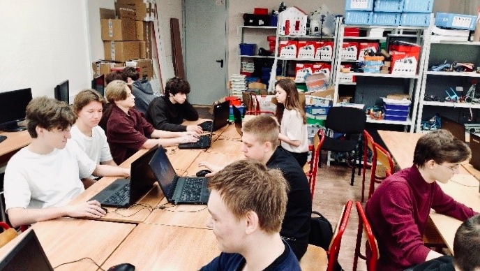 Десятиклассники школы №1552 присоединились к программе профессиональной инженерной подготовки